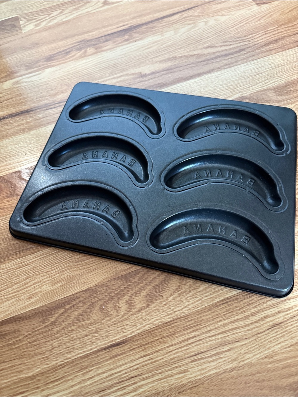 Banana Mold Baking Tray - Black Nonstick 6-Cavity